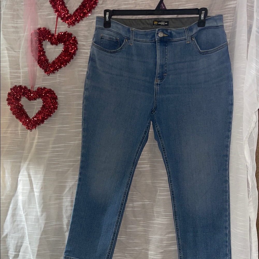 Lee Women's Cropped Blue Jeans